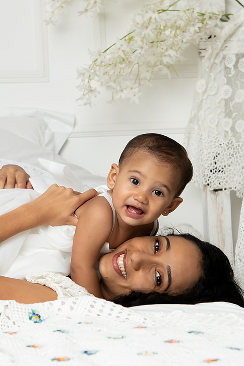 bebê no colo da mãe ensaio dia das mães coleção alvorecer betim