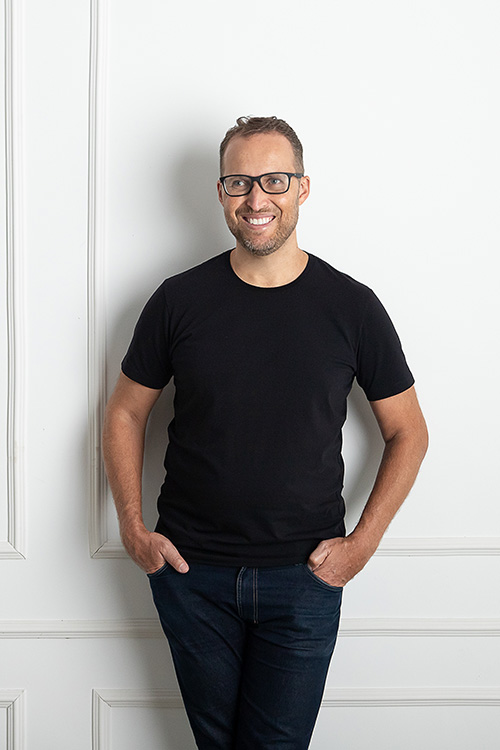 ensaio masculino profissional financeiro no estudio possando