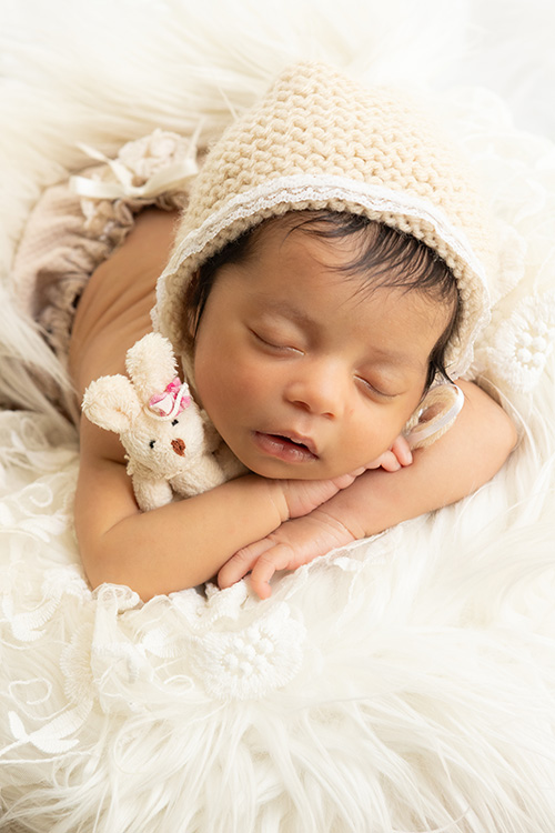 menina em ensaio newborn fotografo Mateus leme em casa estudio
