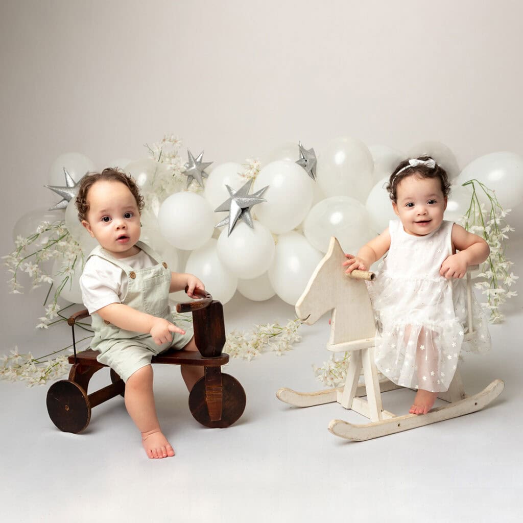 Ensaio fotografico de 1 um ano dos gemeos Melissa e otivio no estudio betim bh contagem
