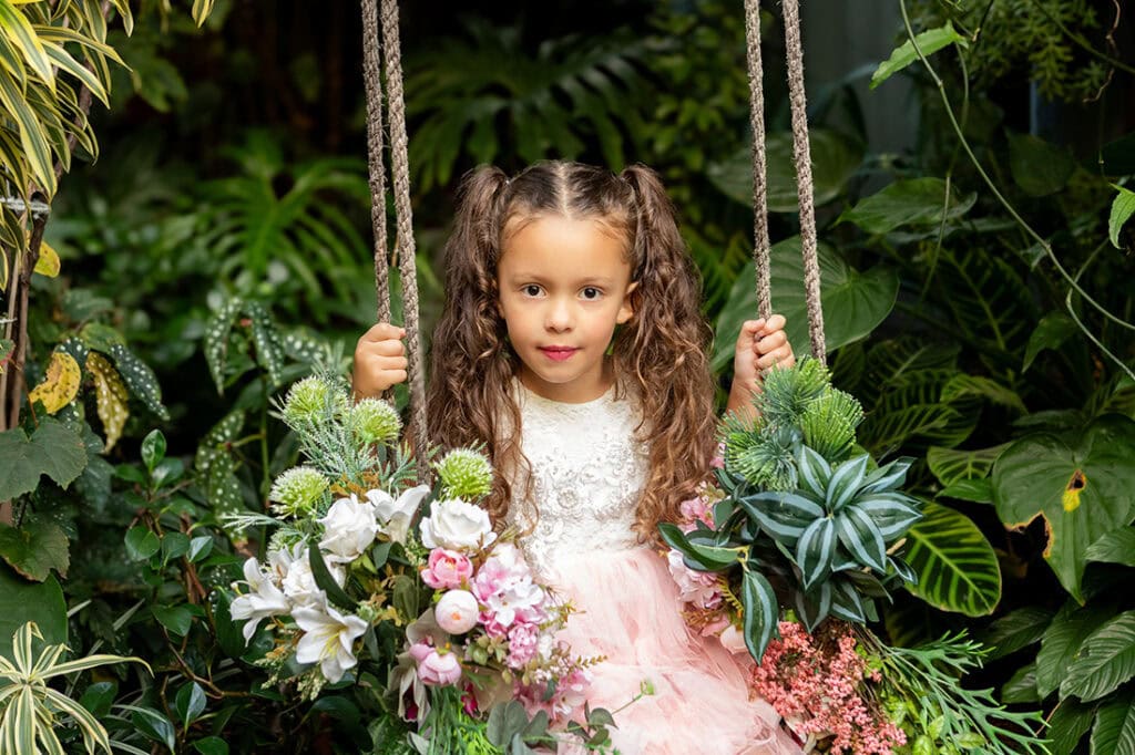 Ensaio infantil jardim estúdio Betim BH Contagem Cristiana Freitas milena 5 anos