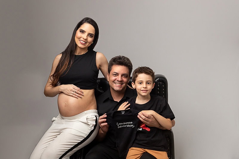 ensaio gestante estudio casal com filhos estudio betim bh